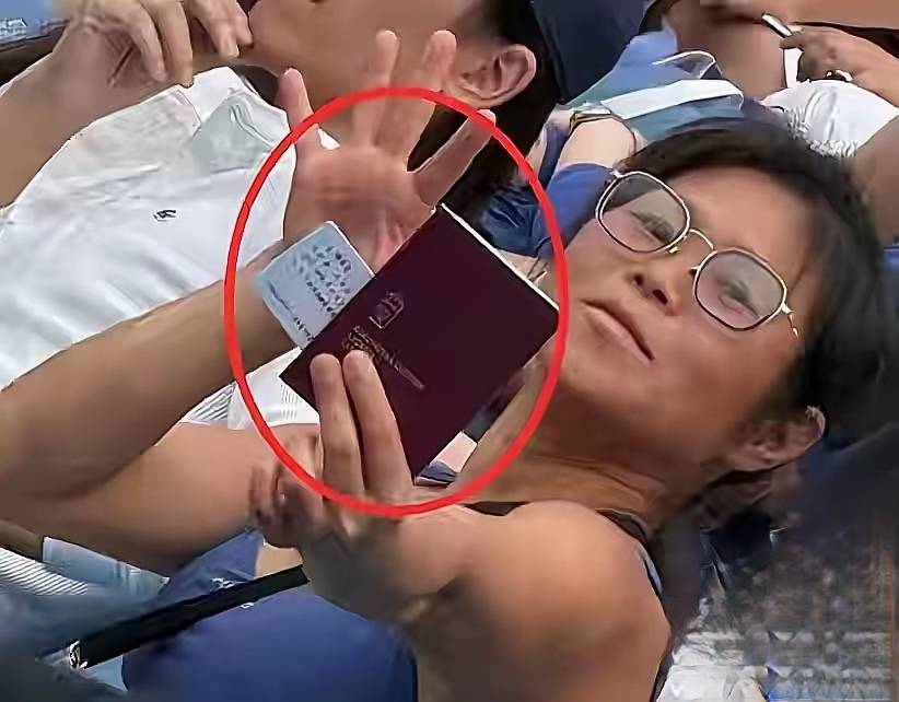 里程碑夜武汉三镇队长鼓劲,欧超杯今晚刷纪录,赛场秩序良好,轮换策略成焦点(武汉三镇队50大胜河北队稳居中超积分榜首) 里程碑夜武汉三镇队长鼓劲,欧超杯今晚刷纪录,赛场秩序良好,轮换策略成焦点(武汉三镇队50大胜河北队稳居中超积分榜首)