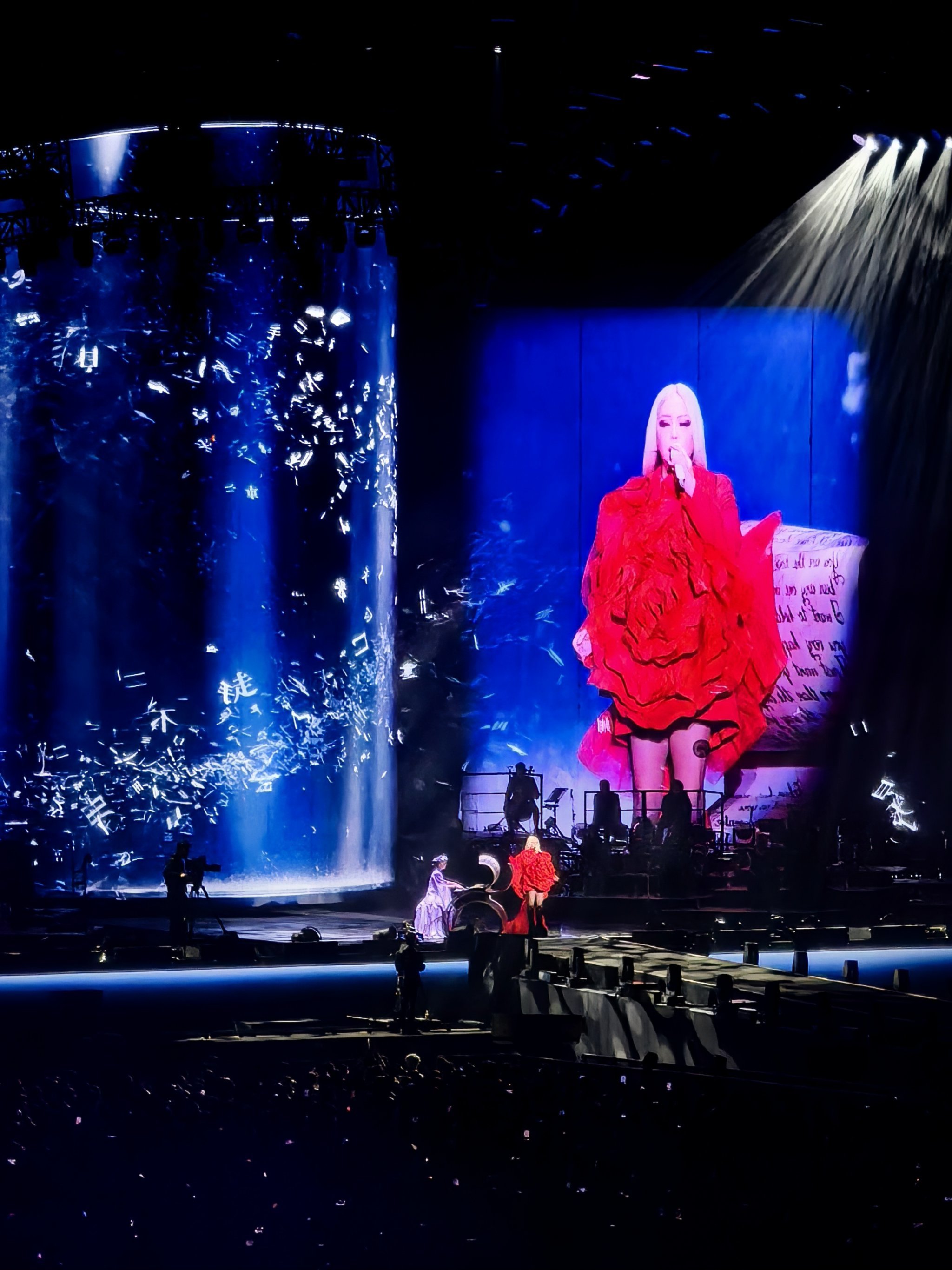 包含表现优异首场状态出色，掘金观众沸腾！，Doinb重返赛场观众掌声雷动的词条