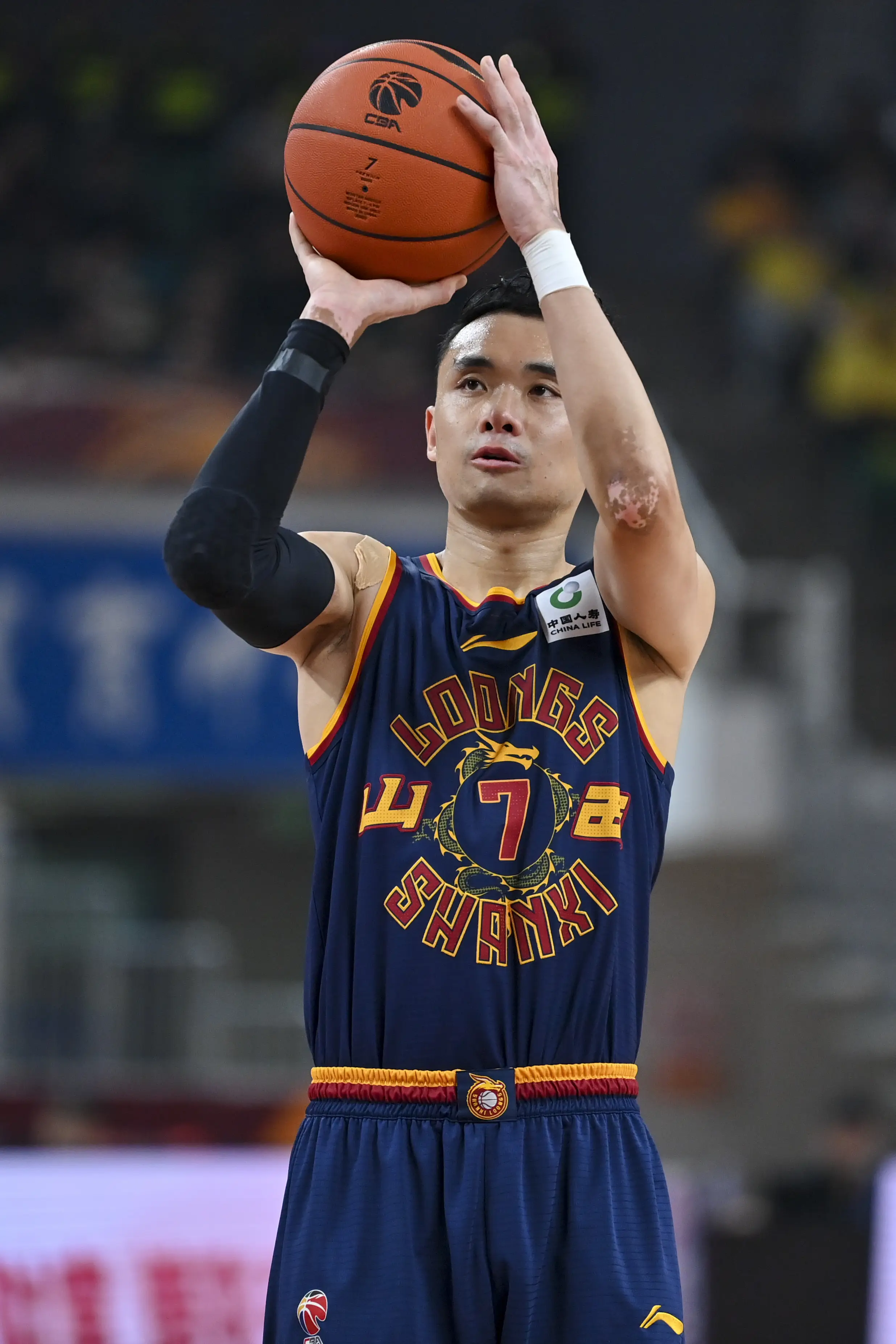 包含NBA季后赛今晨再迎强敌，上海久事战术微调，主帅态度——目标明确，身体对抗强度拉满的词条
